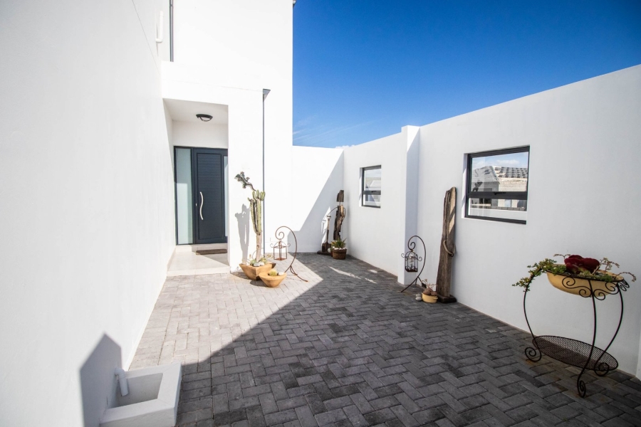 3 Bedroom Property for Sale in Sandy Point Beach Estate Western Cape